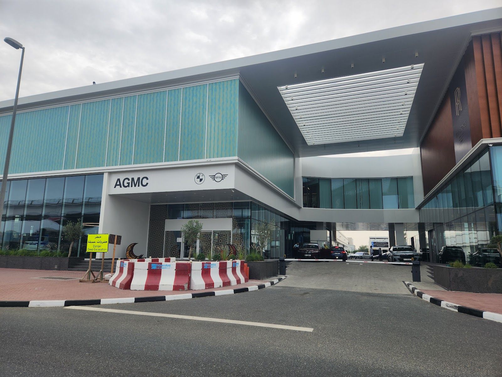 BMW i showroom — AGMC / Abu Dhabi Motors in Dubai / Abu Dhabi